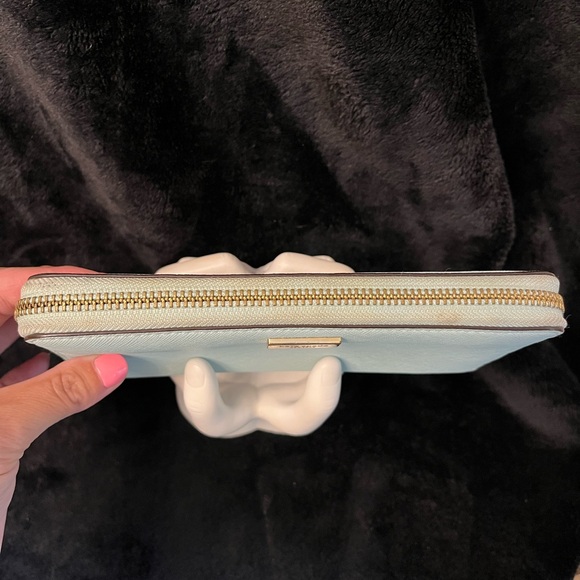Kate Spade light blue wallet 6/10 - Picture 5 of 5